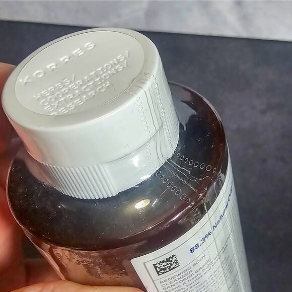 Korres New Renewing Body Cleanser full size 250 ml - Picture 5 of 7